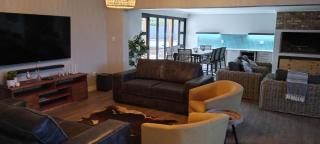 Relax in Style at Bessie, Langebaans Coziest Holiday Home - Langebaan - 1