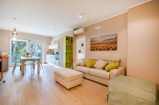 Casa Green Joyful Apartment - Bari - 9
