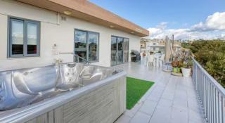 Spacious Penthouse with Hot Tub & Amazing Views! - 7