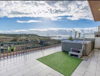 Spacious Penthouse with Hot Tub & Amazing Views! - 8