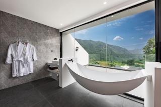 Healing House--Free one way pick up service over 2 nights - 3