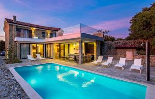Charming Holiday Home with private heated pool - Jakišnica - 0
