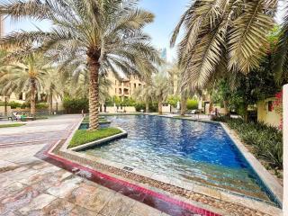 Stylish 2-Bedroom in the Heart of OldTown Dubai - 2