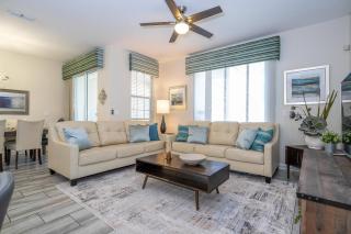 Stunning Lake View Home at Storey Lake Resort 4897 - 8