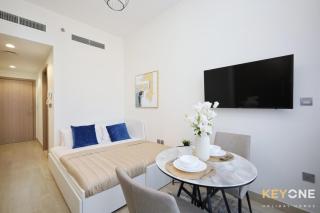 Elegant Living at Azizi Riviera Studio - 9