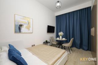 Elegant Living at Azizi Riviera Studio - 1