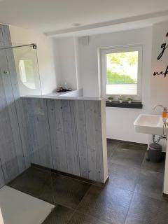 3 Ommi Kese Garden See Suite Terrasse Fasssauna am Biggesee - Olpe - 3