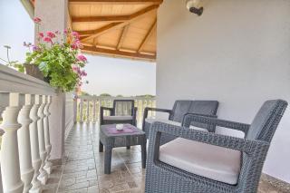 Komfortables Haus Im Olivenhain - Valtura - 5