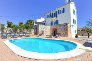 Geschmackvolle Steinvilla Margaret Mit Pool - Garica - 0