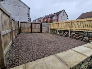 5 Bedroom semi detached home with off road parking - Merthyr Tydfil - 5
