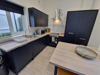 5 Bedroom semi detached home with off road parking - Merthyr Tydfil - 2