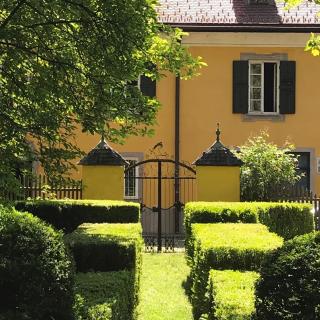 Schloss mit eigenem Garten & Parkplatz R - 9