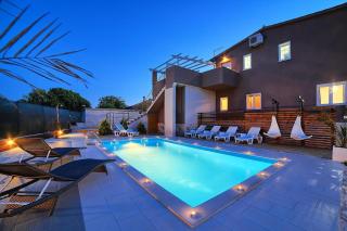 Ferienhaus in Arena mit Privatem Pool - Šišan - 0