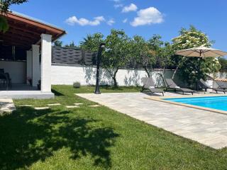 Steinhaus Furlani mit einem schönen Garten und privat Pool - Svetvinčenat - 4