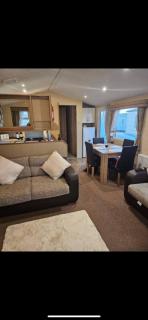 Ellies caravan hire - Kinmel Bay - 8