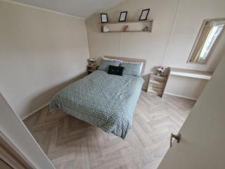Ellies caravan hire - Kinmel Bay - 4