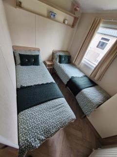 Ellies caravan hire - Kinmel Bay - 3