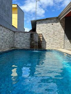 Casa com piscina - 1