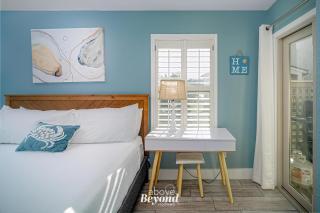 The Cobalt Crab Oasis - 3