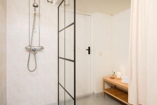 Guestly Homes - Modern 4BR Villa with Sauna - 7