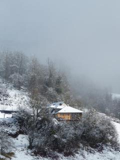 Eco-grange au milieu de notre ferme biologique O'Naturel - 8