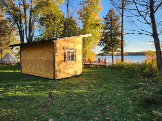 Stoco Lake Lodge - Tweed - 3