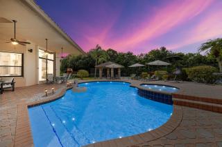Spacious home wpool tennis court - 8