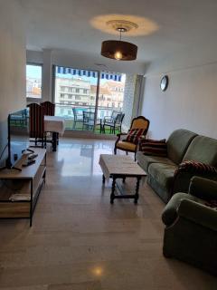 Sete T3 sur les quais en centre ville parking - 8