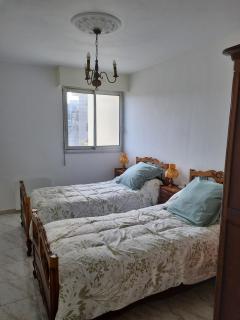 Sete T3 sur les quais en centre ville parking - 4