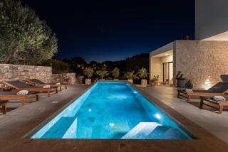 New! Villa Praska with private 28,5 sqm pool, 3 en-suite bedrooms, Sauna, 1km to Beach - Podstrana - 0