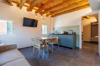 1823 Room - 2