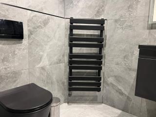 Moonlight Lodge - 4 bedroom Barn with Hot Tub! - 6