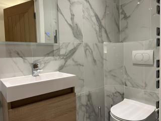 Moonlight Lodge - 4 bedroom Barn with Hot Tub! - 2