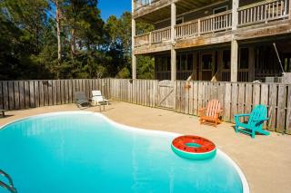 Free Heated pool, Views, Volleyball, Pets - 4