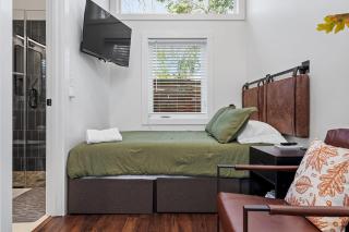 The Acorn - Tiny House in HISTORIC OAKWOOD - Raleigh - 3