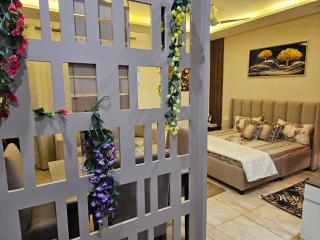 Ultra Luxury Flat By Trendy Feels - Zirakpur - 9