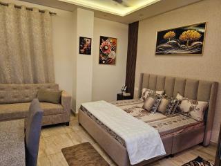 Ultra Luxury Flat By Trendy Feels - 5