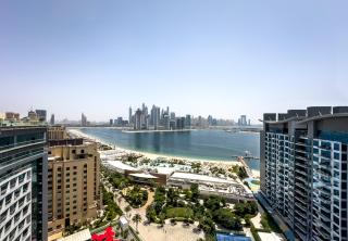 Palm Jumeirah Beachfront apartment with Amazing Infinity Pool and private beach - 8