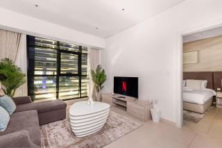 Palm Jumeirah Beachfront apartment with Amazing Infinity Pool and private beach - 1