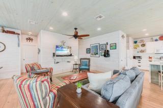 Caney Creek Beach Club - Pet Friendly Golf Cart Included - 3