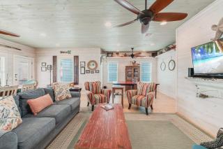 Caney Creek Beach Club - Pet Friendly Golf Cart Included - 1