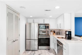 Oceanfront 2BR condo w pools & views - 6