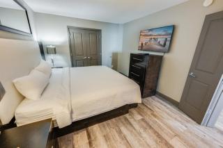 Remodeled Direct Oceanfront, Amazing Views Modern! - Myrtle Beach - 4