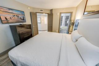 Remodeled Direct Oceanfront, Amazing Views Modern! - Myrtle Beach - 2