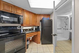 New Oceanview Landmark, King Bed, Handicap, Pools! - Myrtle Beach - 6