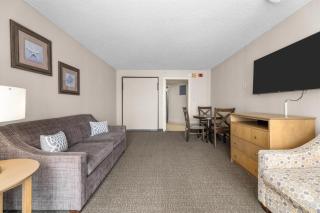 New Oceanview Landmark, King Bed, Handicap, Pools! - Myrtle Beach - 4