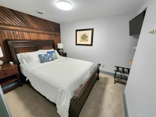 Historic Springville Train Depot Inn Hotel Apartment - 6