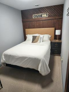 Historic Springville Train Depot Inn Hotel Apartment - 5