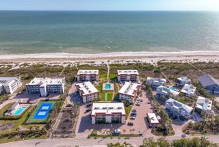 Beautiful 2BR Beachfront Sandalfoot Condo on Sanibel Island 1A3 - Sanibel - 0