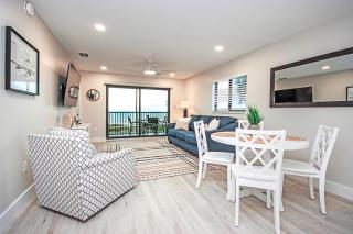 Beautiful 2BR Beachfront Sandalfoot Condo on Sanibel Island 1A3 - Sanibel - 5